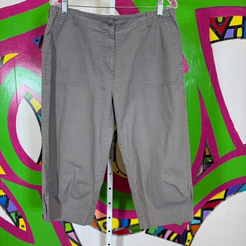 Woolrich, 3x Dry Grey Capris. Size 12. In excellent condition!